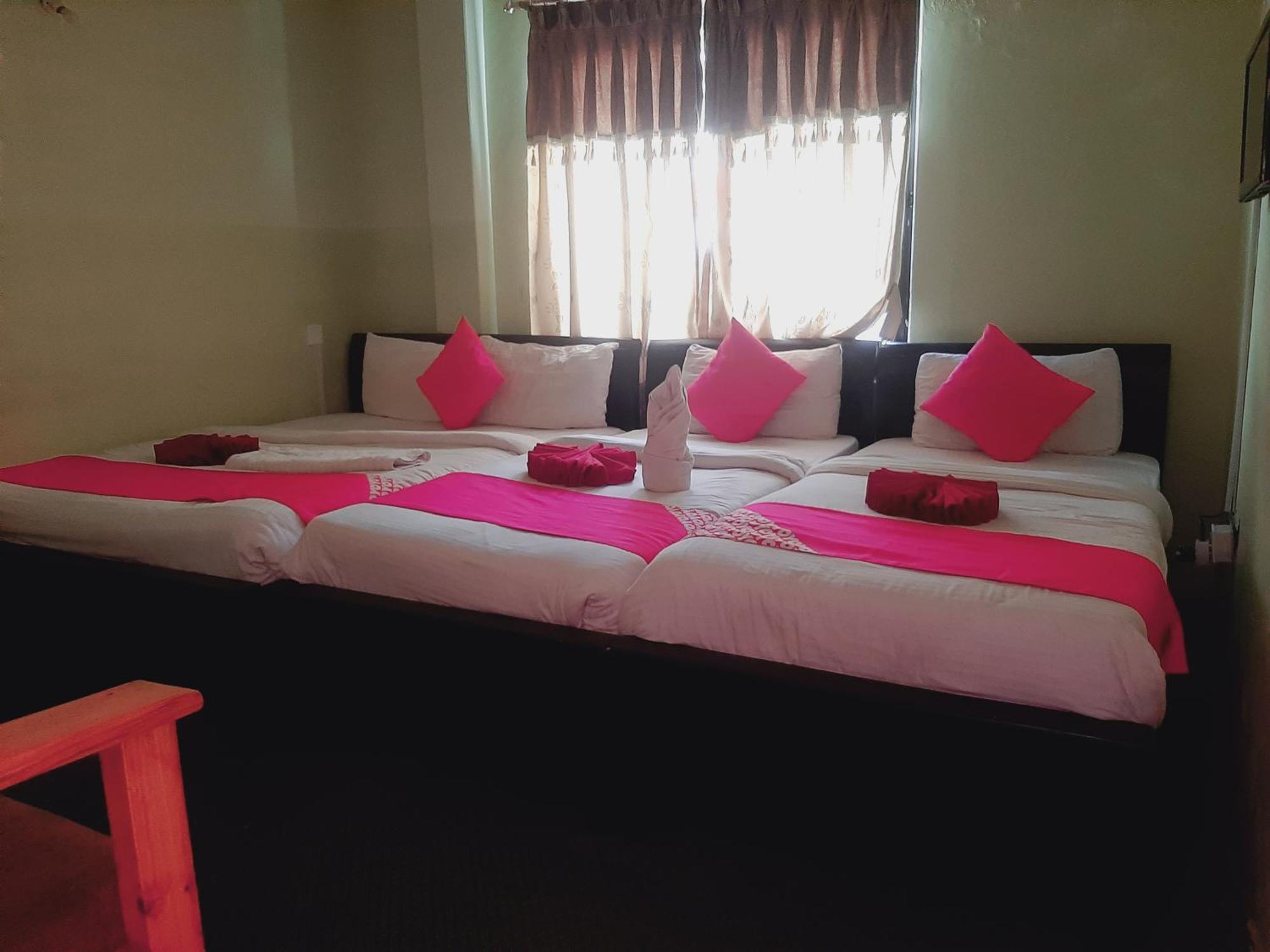 Hotel Lake N Yeti Pokhara Exterior foto