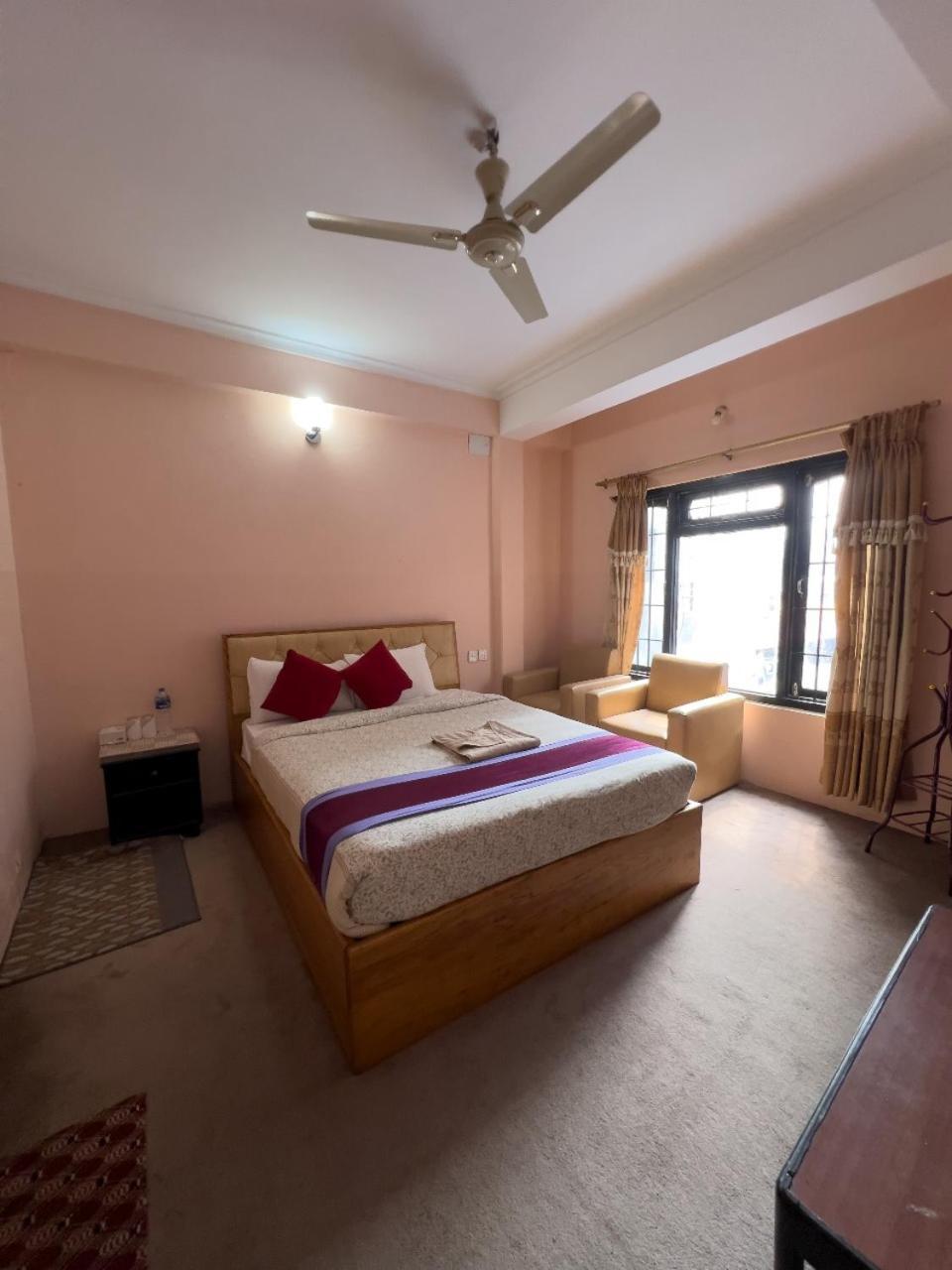 Hotel Lake N Yeti Pokhara Exterior foto